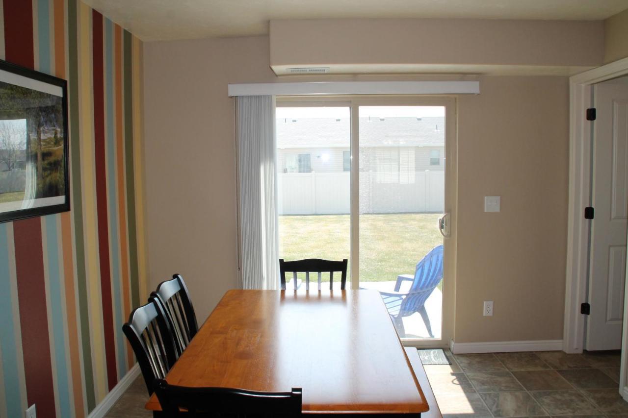 3 Queen Beds, 1 Twin Bed, 2 Rooms, 1 And A Half Bath, Self Check-In, Flexcation Equipped Idaho Falls Kültér fotó
